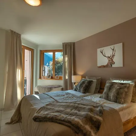 Haus Belvedere アパート アローザ